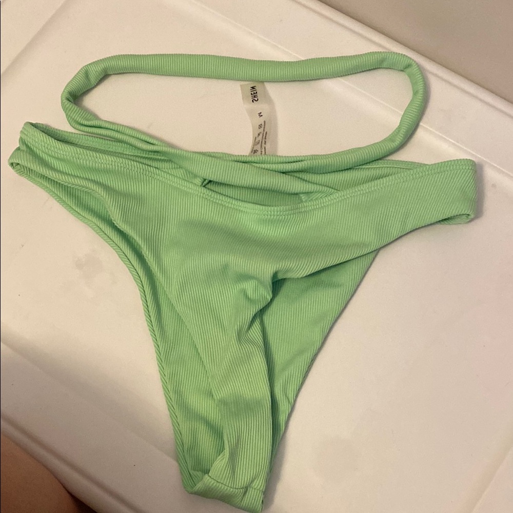 SHEIN bikini bottoms high waisted criss cross medium - Picture 2 of 5